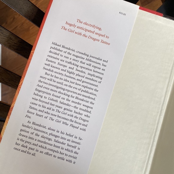 Thriller Hard cover book EUC non smoking home - Picture 2 of 4